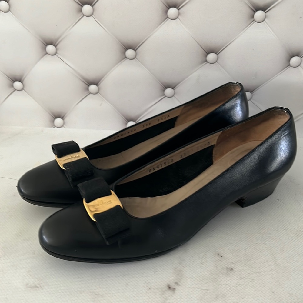 Salvatore Ferragamo Woman’s Shoes Size 8,5 (run one size smaller) Color Black